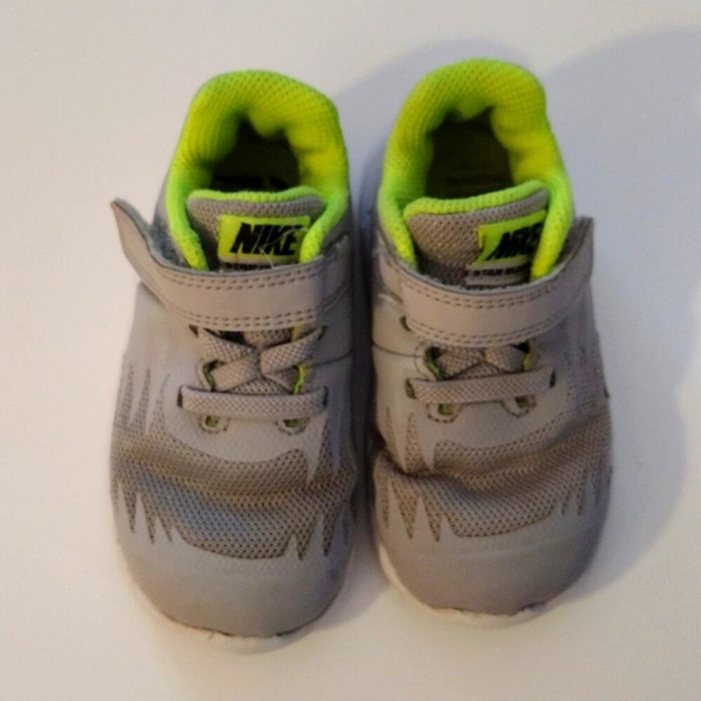 Nike Star Runner Sneakers 6C Grey Toddler 907255-006 Hook N Loop Comfort‎ Knit
